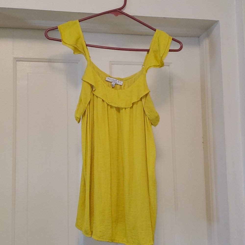 Yellow Scallop sleeve tank top